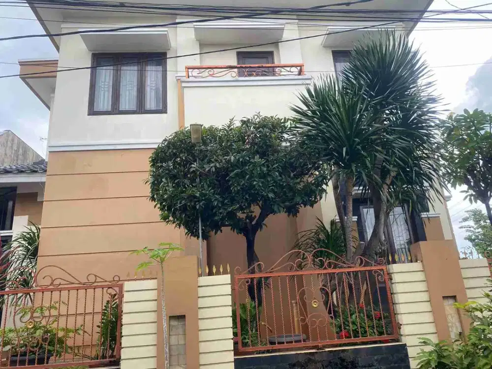 Rumah Cantik Siap Huni Semi Furnish di Kemang Pratama Bekasi