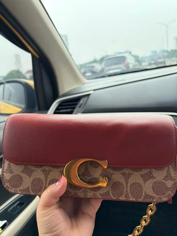 Preloved Coach IDOL