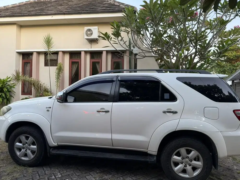 Fortuner 2.5 GAT tahun 2011
