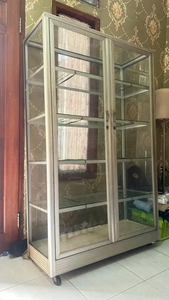 Etalase Kaca Display Almunium 5 Sekat