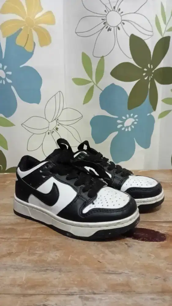 Sepatu nike sb dunk low panda