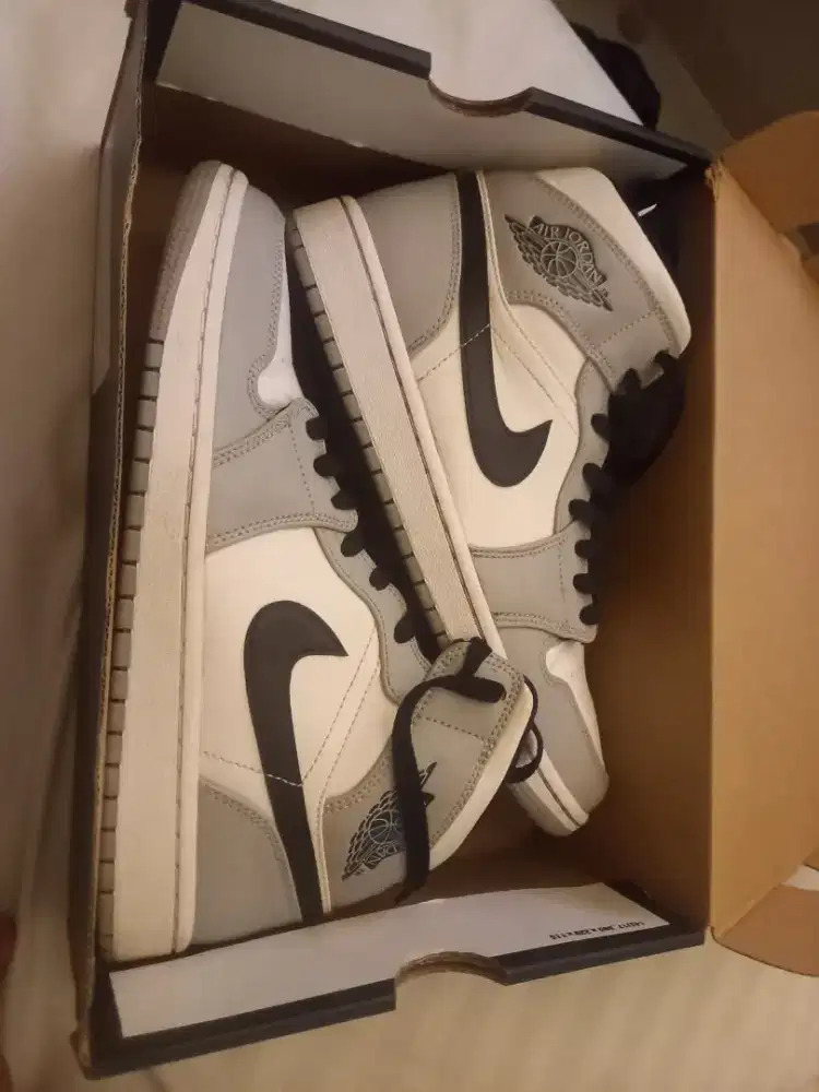 Nike jordan 1 mid