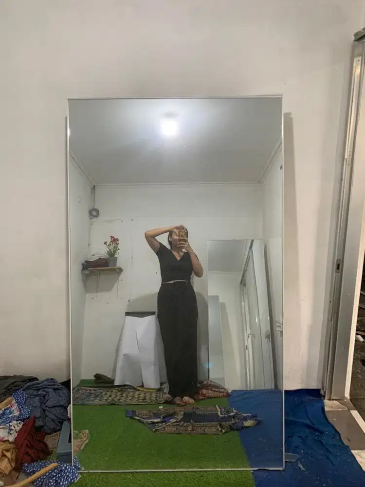 FOR SALE STANDING MIRROR BESAR