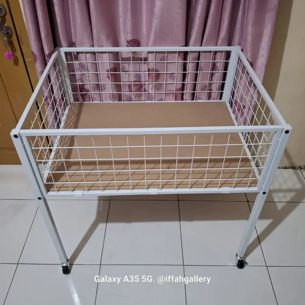Rak Obral Like New Putih Bahan Besi Kokoh Fungsi Normal Siap Pakai