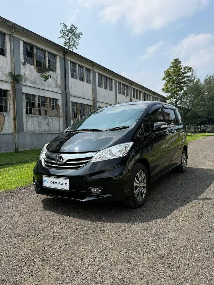 Km 90ribu Honda Freed Psd 2013 Double Blower Hitam istimewa