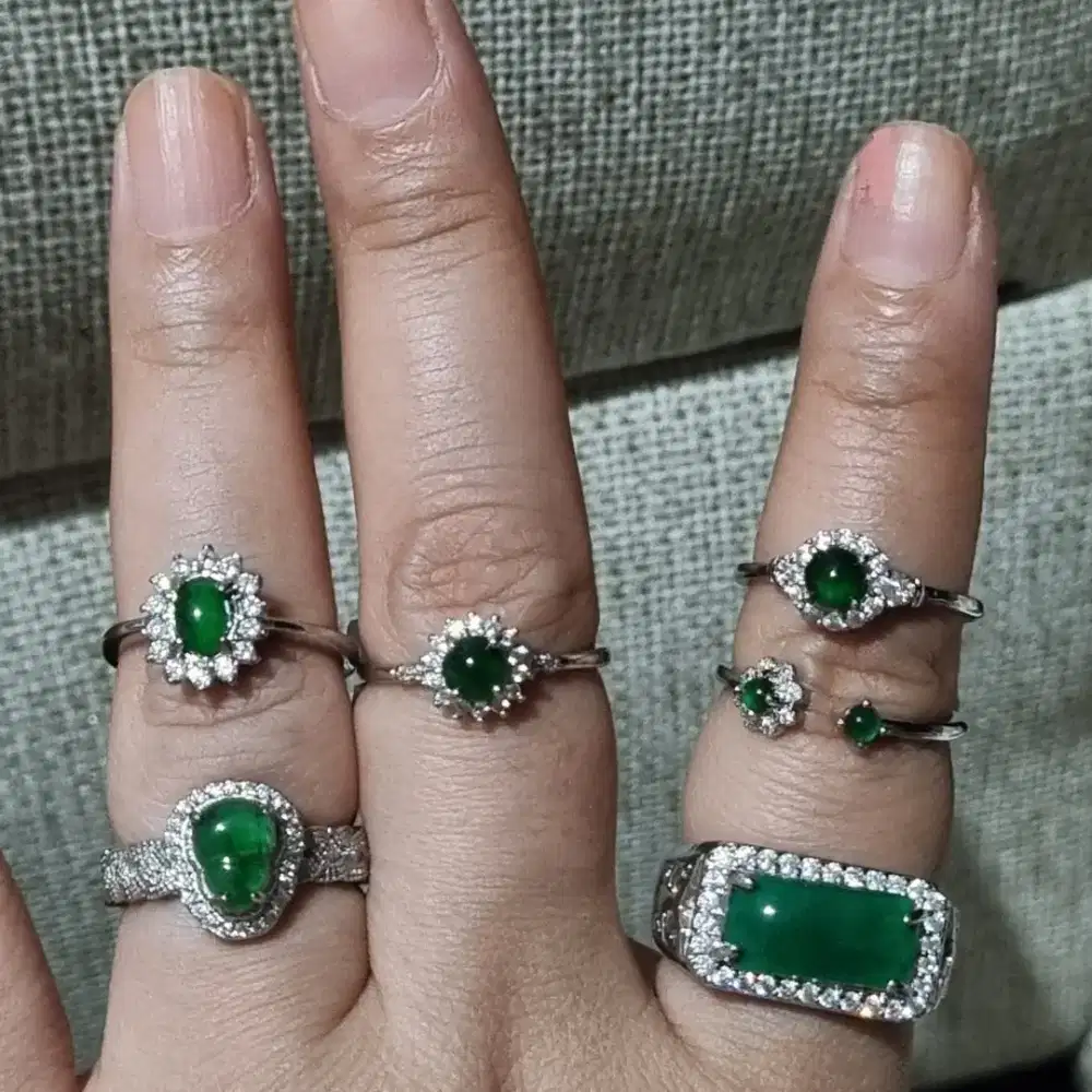 Beragam cincin imperial green/ spicy green dengan bahan 925.