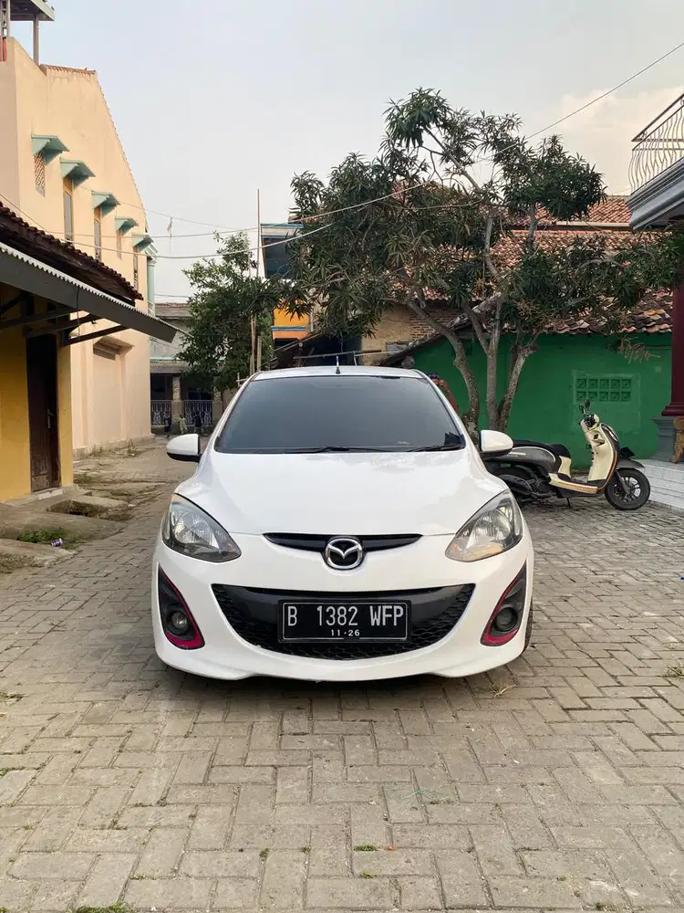 Mazda 2 2011 Bensin