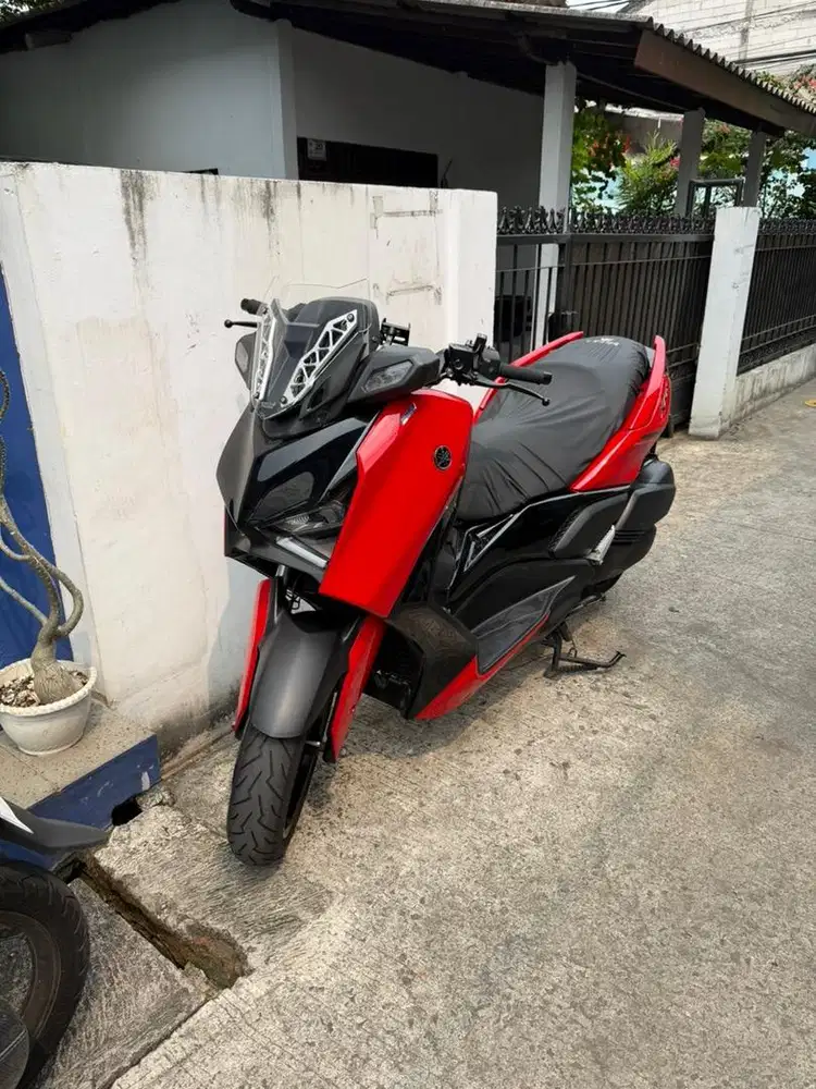 Xmax 250 NIK 2023 favorite Color