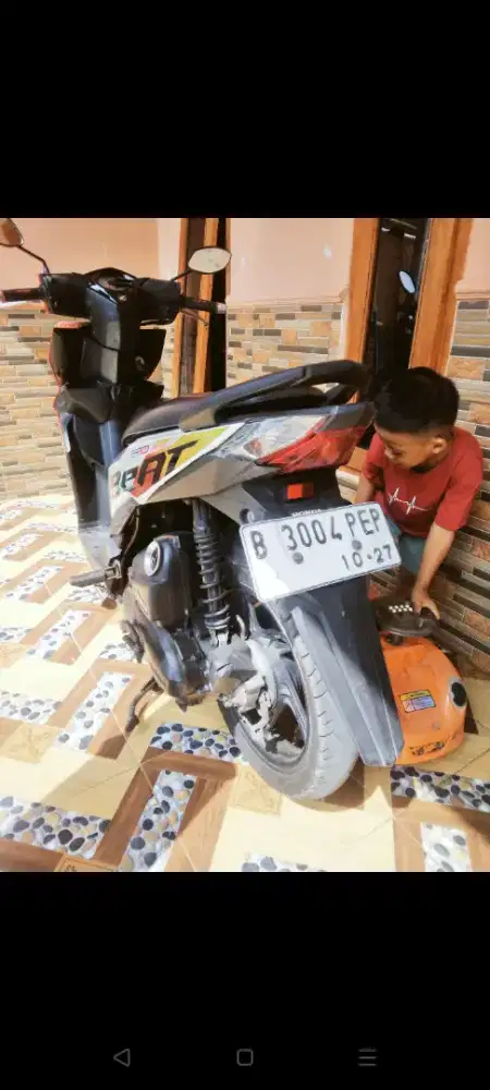 Honda beat tinggal gas