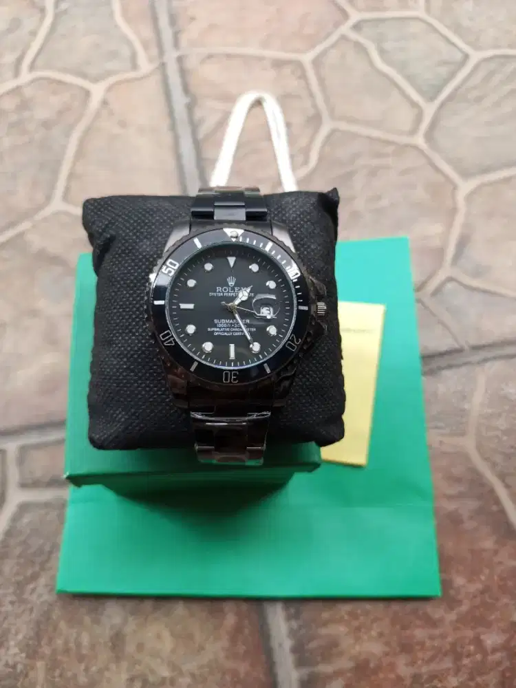 Jam tangan masih baru