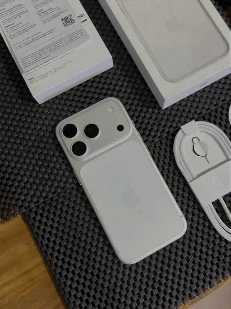 Iphone 17 pro 256gb silver