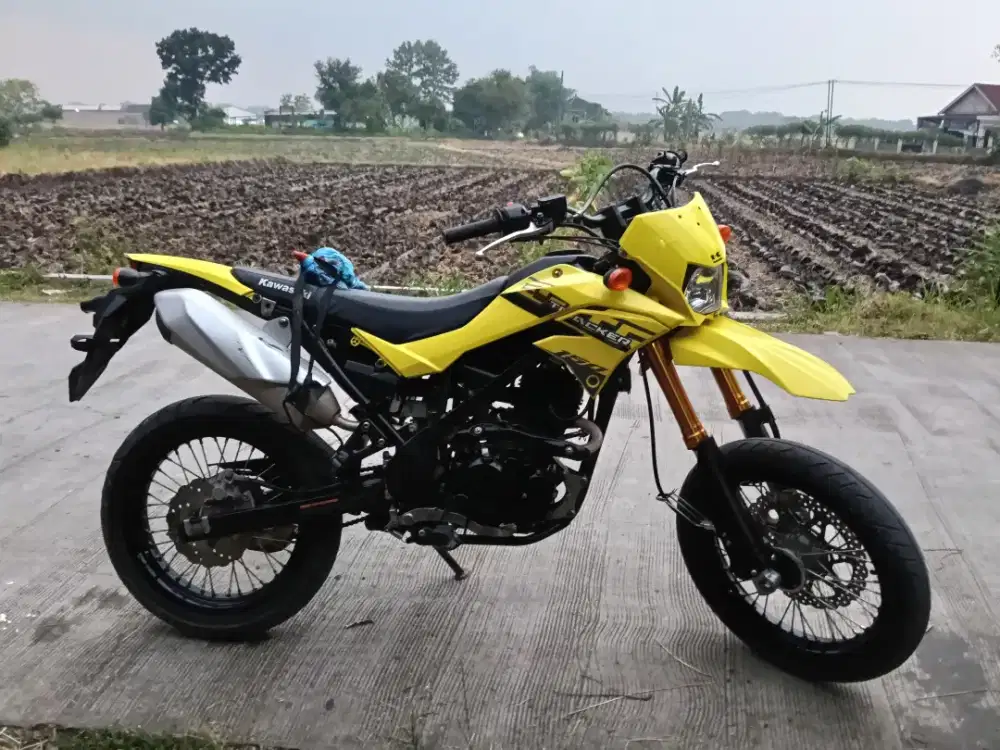 D-tracker SE 2022 Asli kuning
