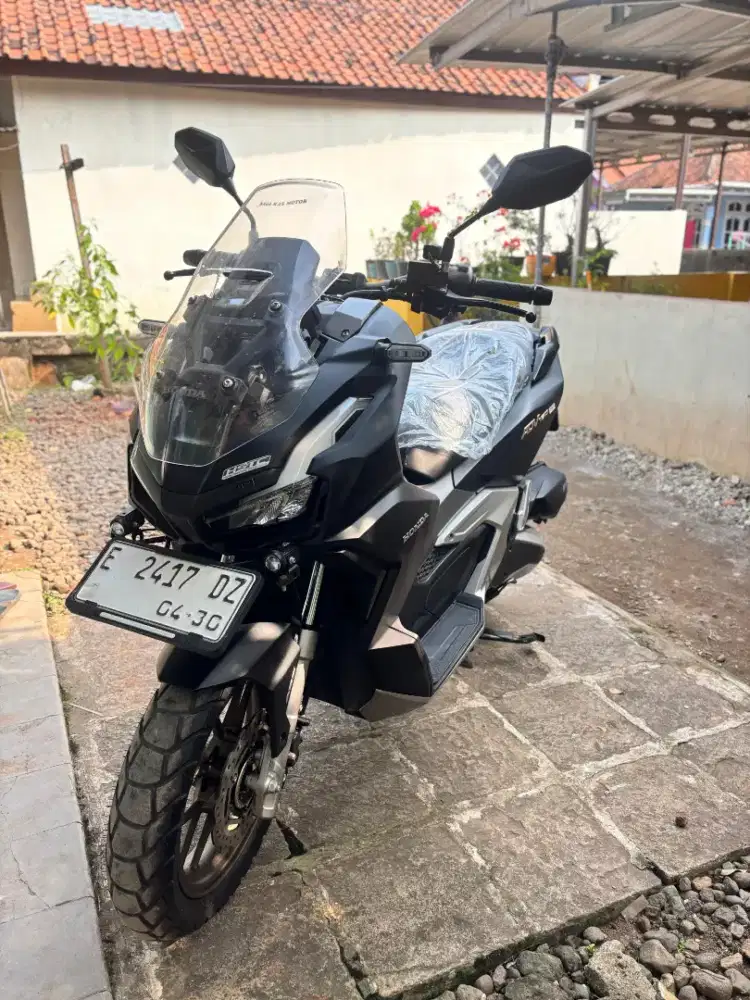 Adv 160 abs 2025