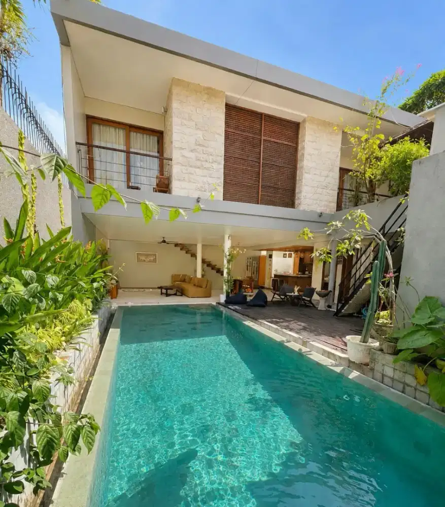 FOR SALE MODERN TROPICAL VILLA UMALAS KEROBOKAN KUTA UTARA BALI
