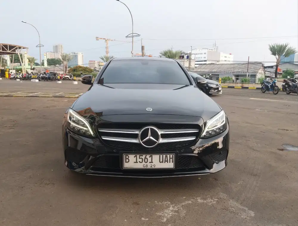 Mercedes-Benz C200 2019 Bensin