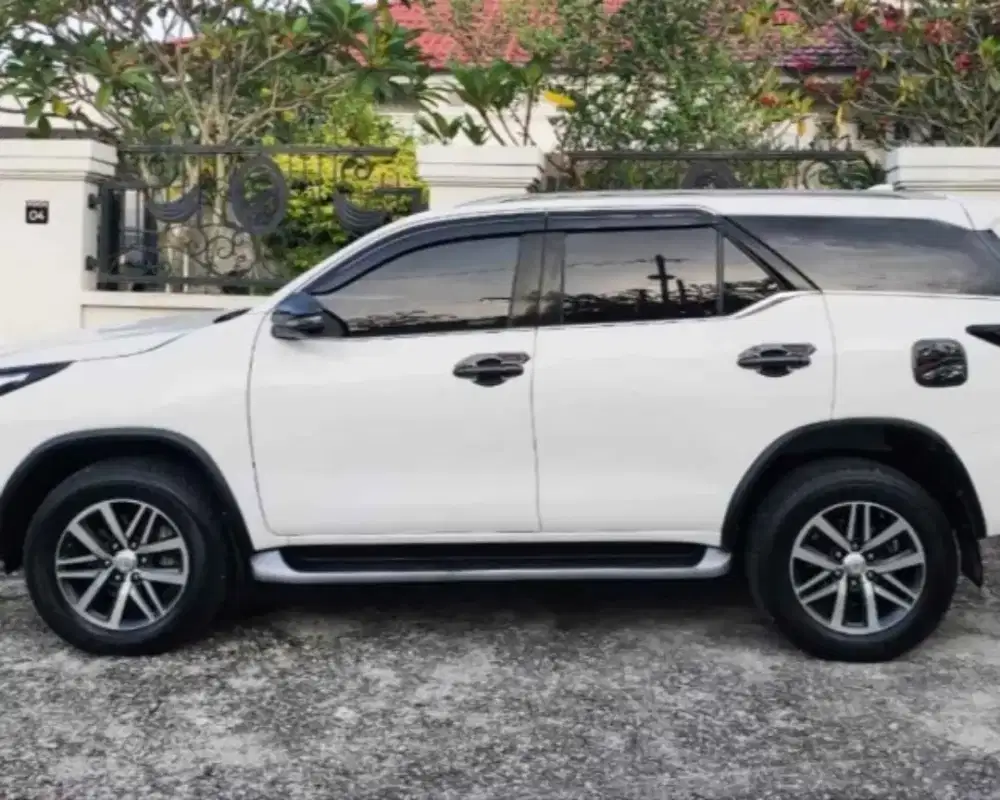 Fortuner vrz 4x2 diesel 2016 A/T