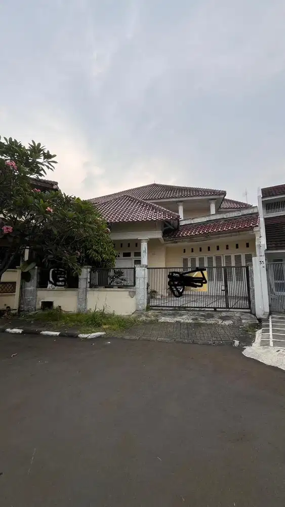 Rumah besar dijual Di Puri Cinere harga miring