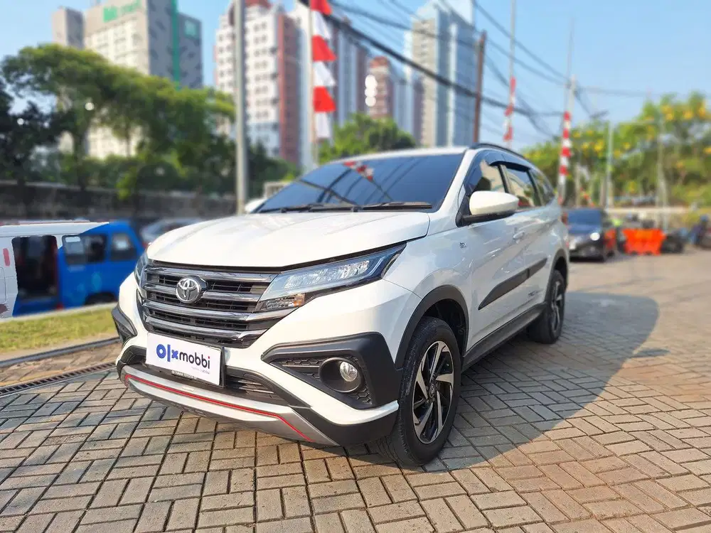 TDP 1 JUTA Toyota Rush 1.5 S GR Sport Bensin-AT 2021 Putih CPOKB