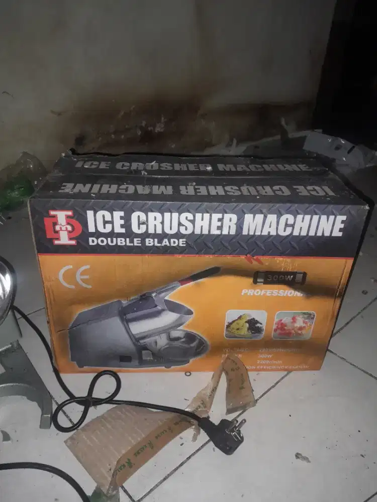 Ice crusher machine