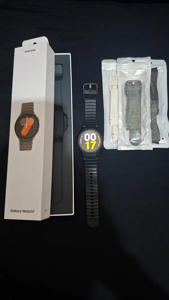 Samsung Galaxy Watch 7 40mm + Hard Case + Strap (Original Samsung)