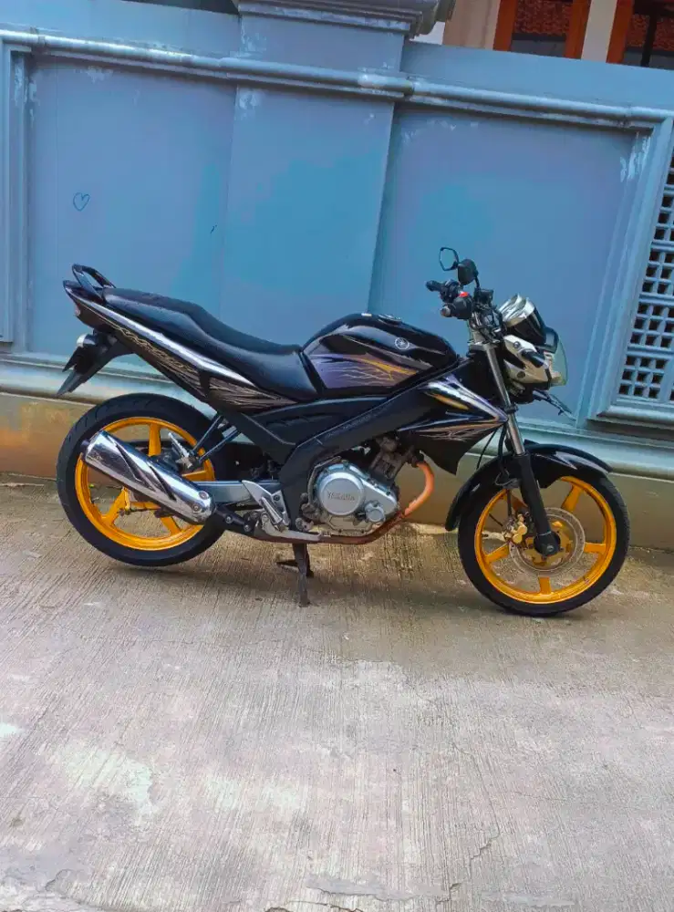 Yamaha Vixion 2011 kesayangan Rawatam Kinclong Lengkap tinggal pakai