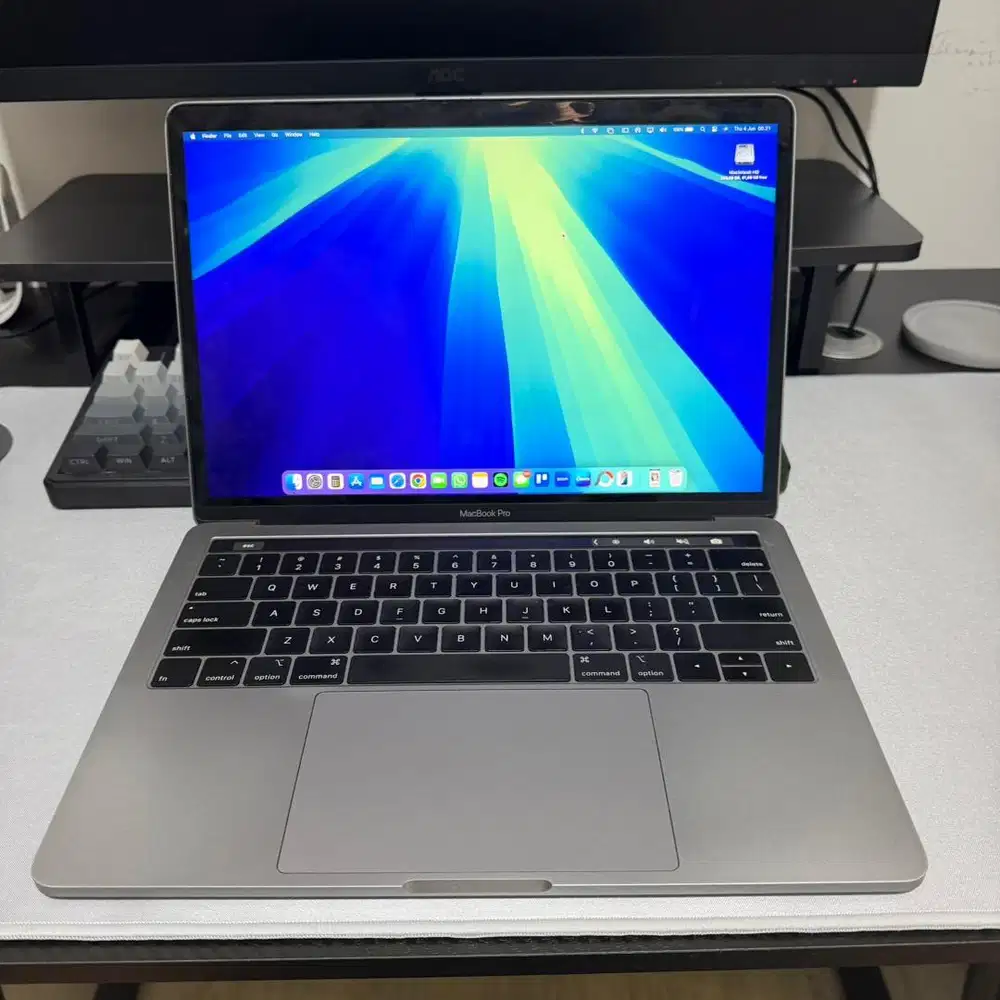 Macbook Pro 2019 Touchbar 13 Inch Intel i5 Space Gray 8 / 256