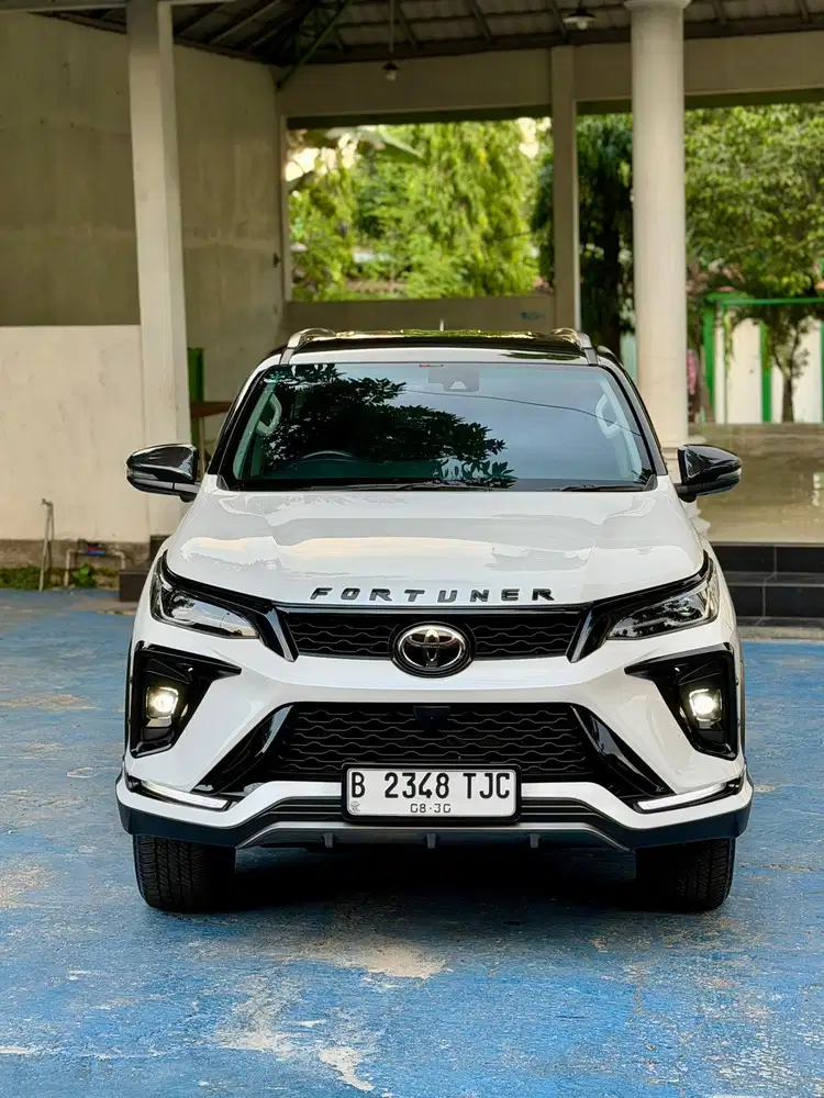 Fortuner 2.8 GR TSS Aeropackage Th 2025 KM 10rb Like New!