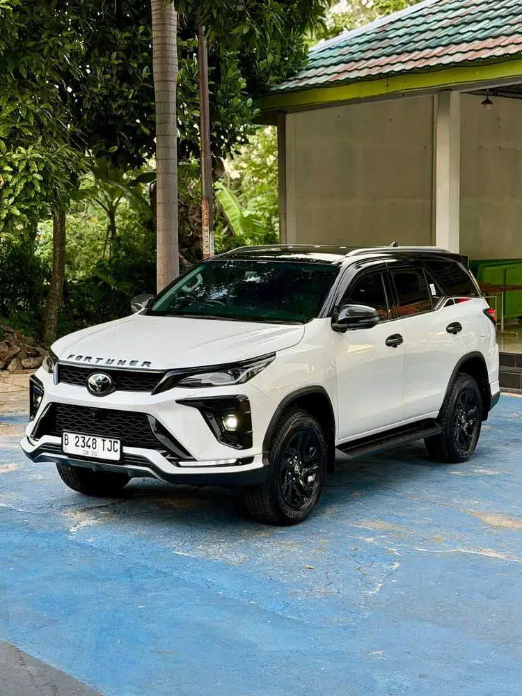 Fortuner 2.8 GR TSS Aeropackage Th 2025 KM 10rb Like New!