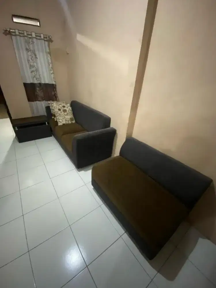 DIJUAL BARANG BERUPA SOFA, MEJA RIAS & KASUR