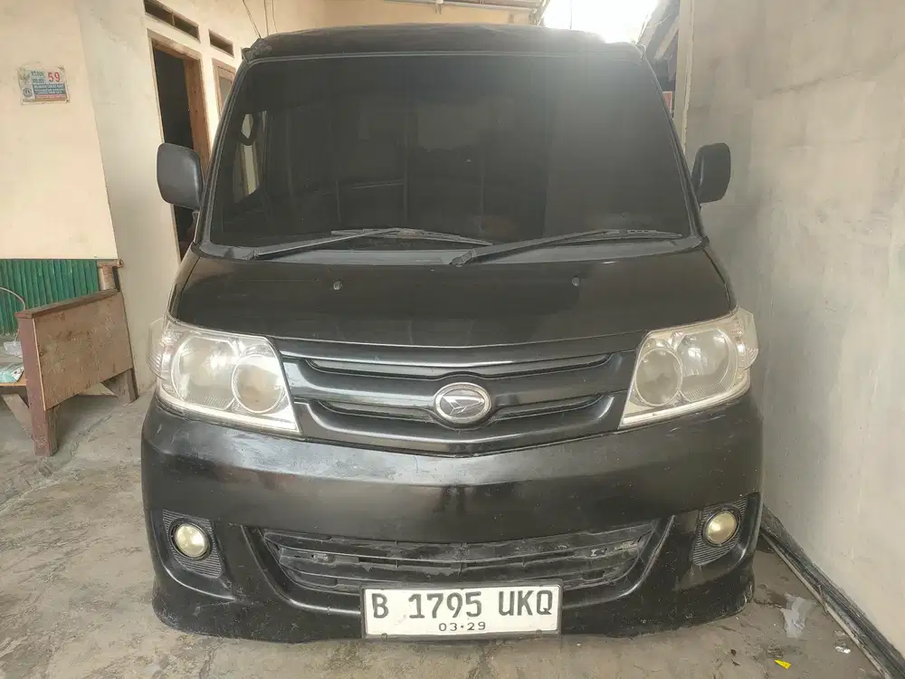 Daihatsu Luxio 2011 Bensin