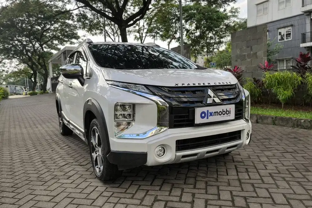 TDP 1 JUTA Mitsubishi Xpander 1.5 Cross Premium Package AT 2022 Putih