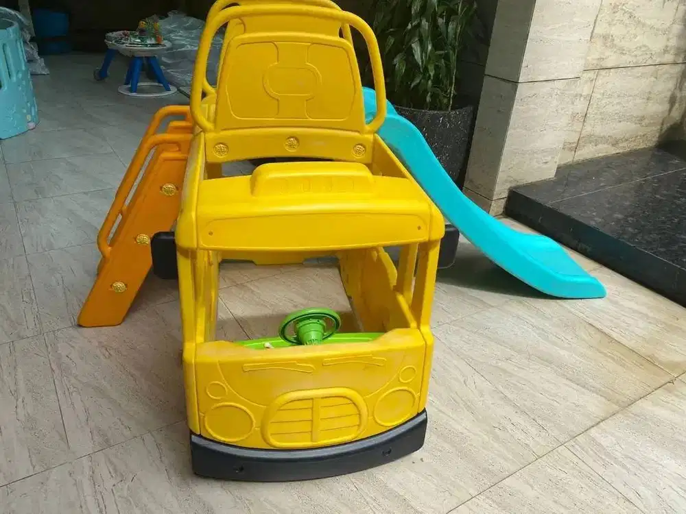 Perosotan Mobil Bus Yaya seperti Tayo  Playhouse Mainan Anak preloved