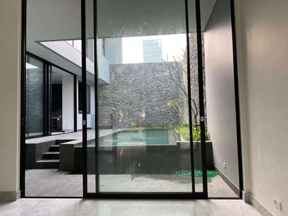 4 Bedroom Beautiful Modern house in Kebayoran Baru