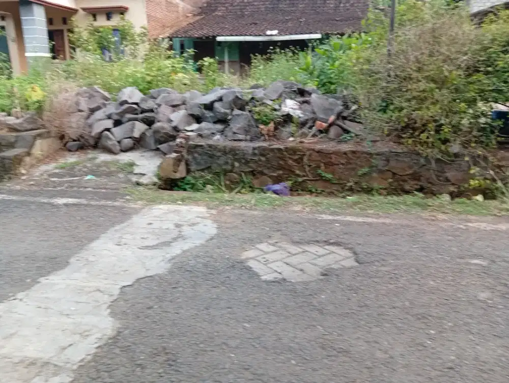 Tanah kalisegoro unnes shm nempel aspal siap bangun