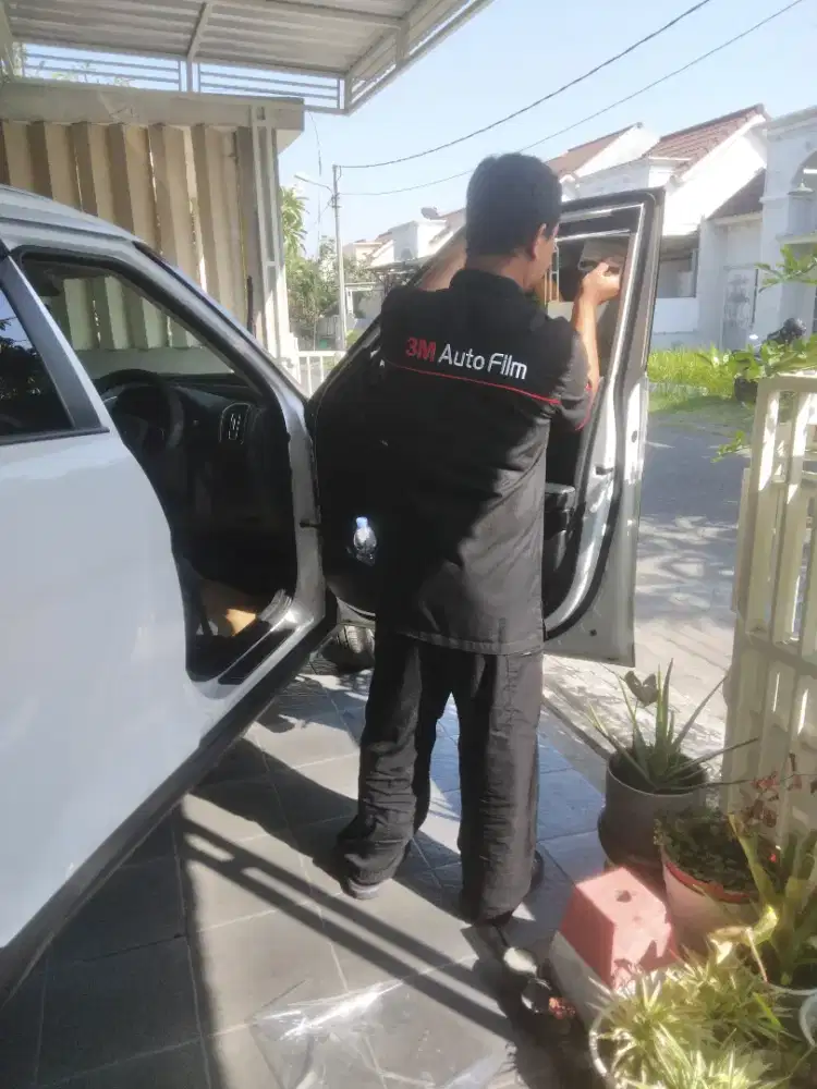 Specialist kaca film mobil & gedung srby