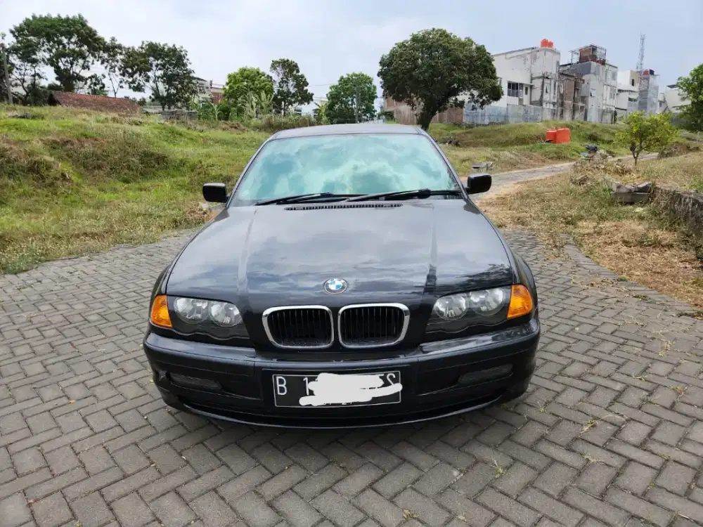 Bmw e46 hitam 2001km sedikit