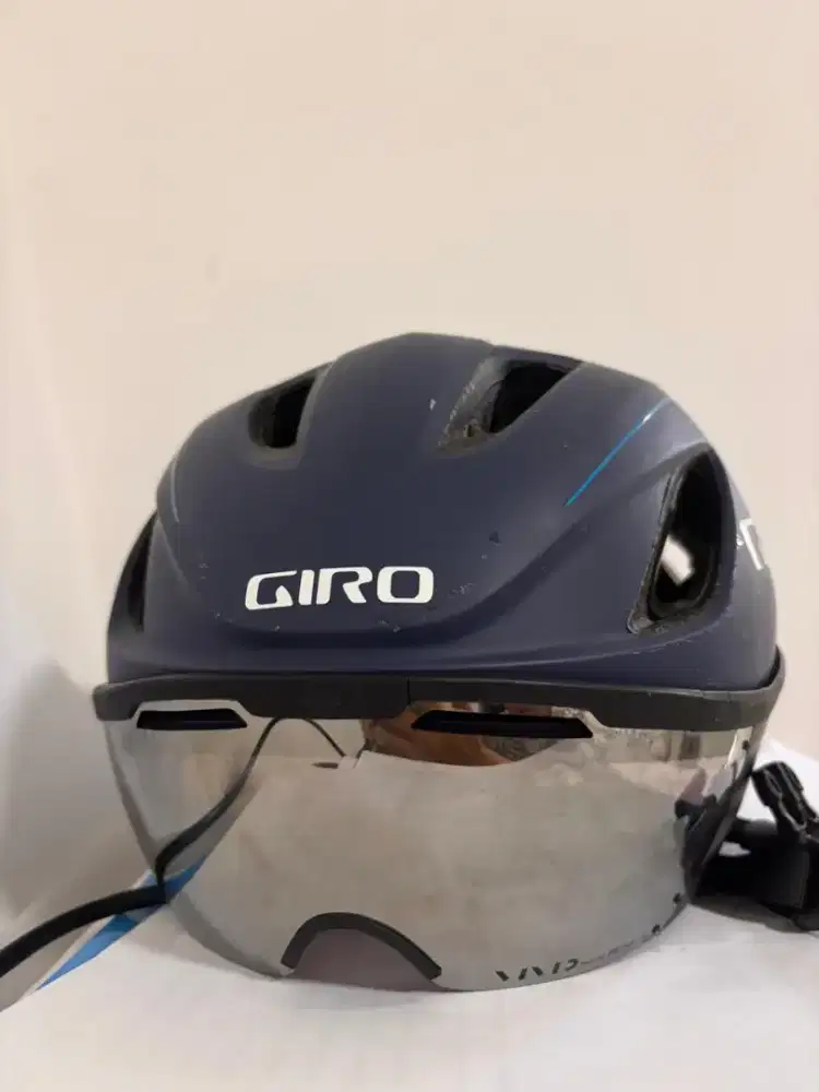 Helm sepeda GIRO