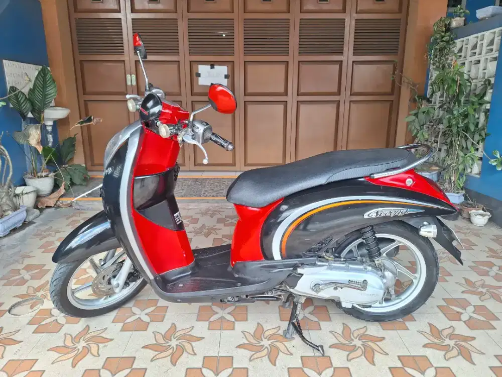 Scoopy 2012 karburator apikan bisa cash/kredit syariah TERMURAH