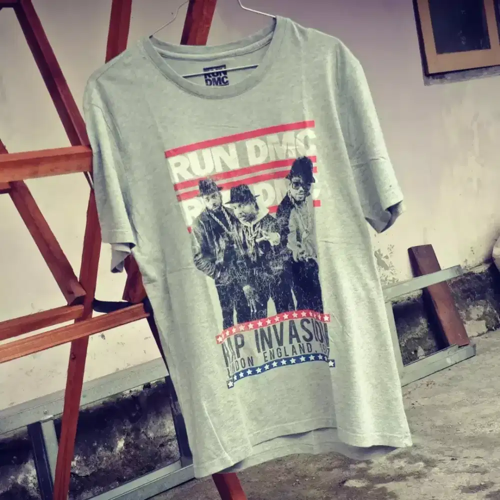 VINTAGE RUN DMC RAP INVASION 1987  SIZE M
