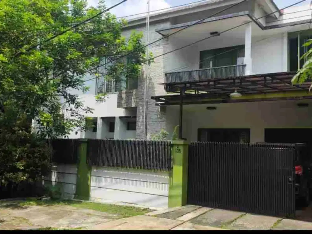 RUMAH MEWAH + KOLAM RENANG DI GALAXY