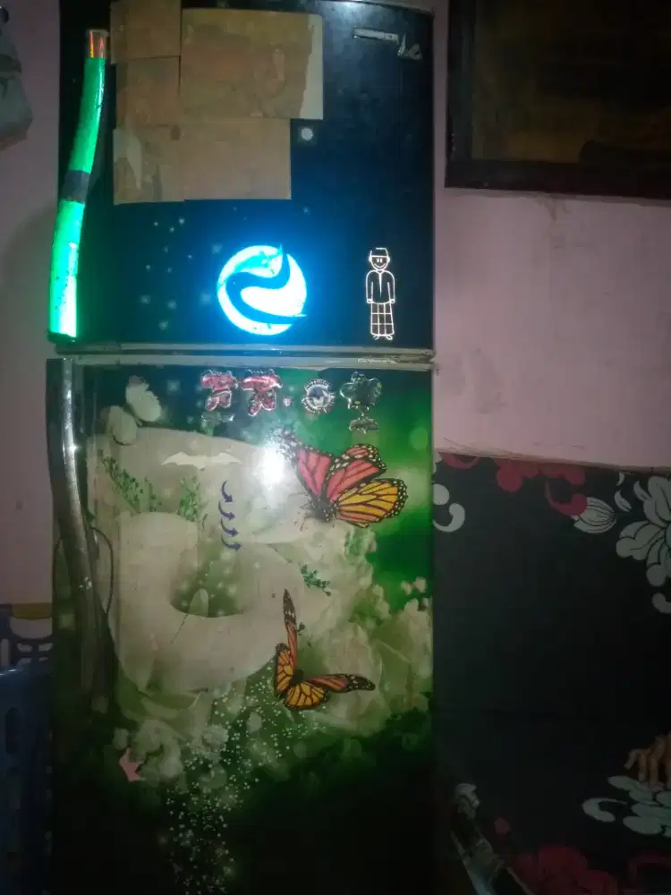 Kulkas 2 pintu merk sharp