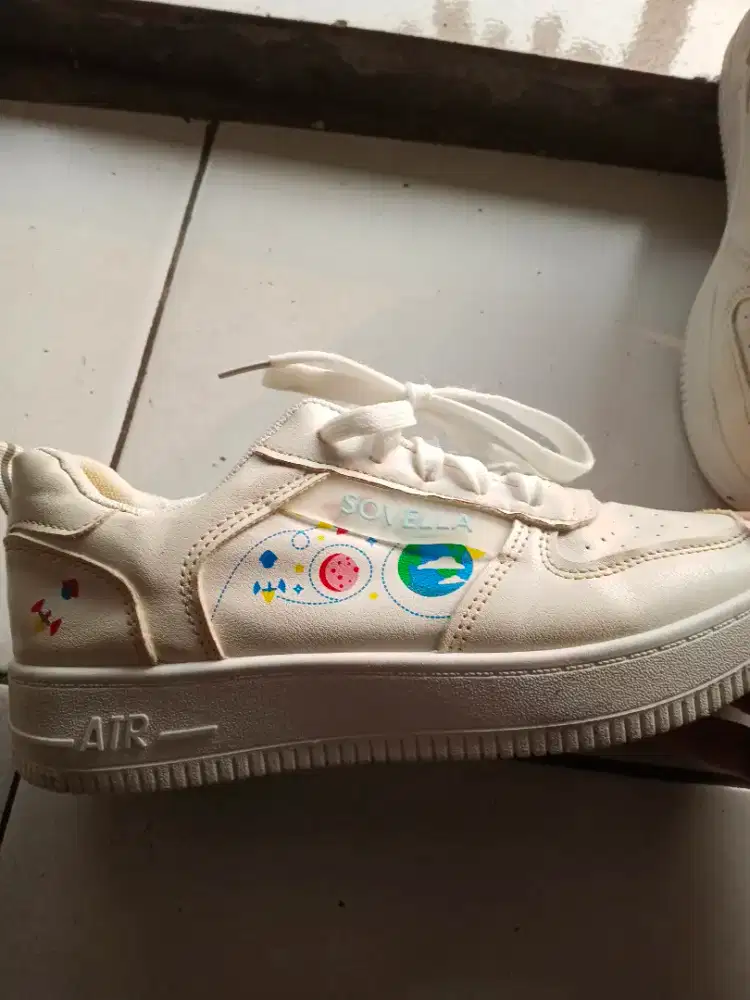 preeloved sepatu sovella