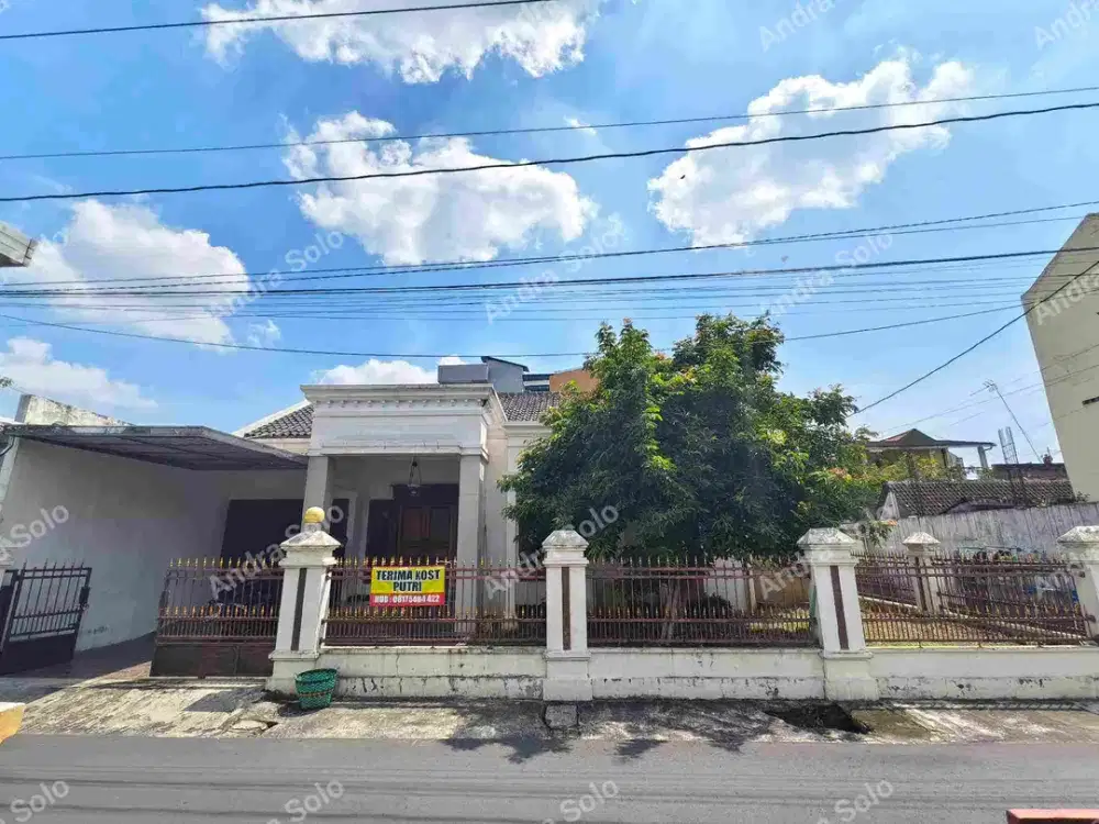 Rumah induk plus kost Solo Laweyan manahan grand Mall paragon mall