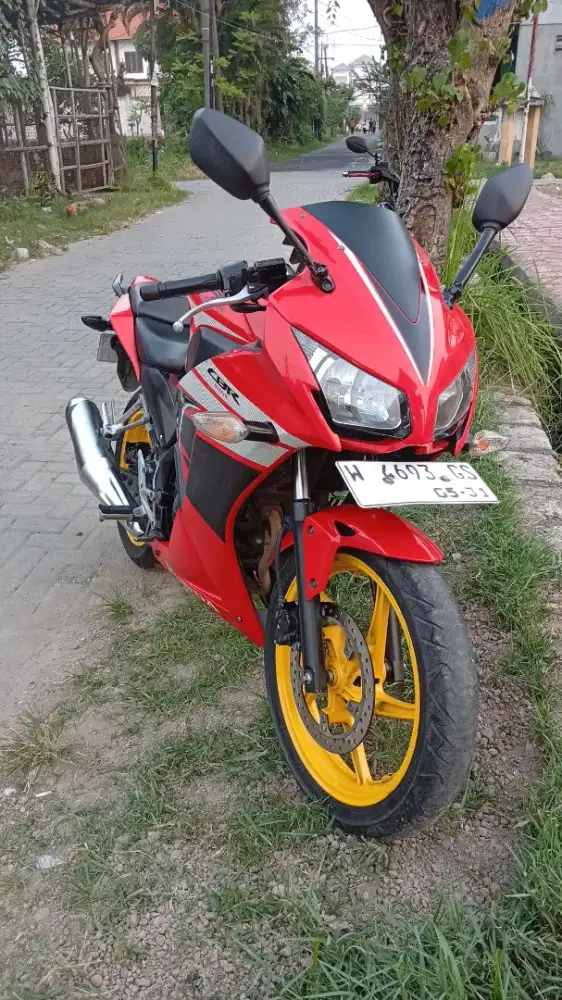 Dijual Honda CBR 150R 2016