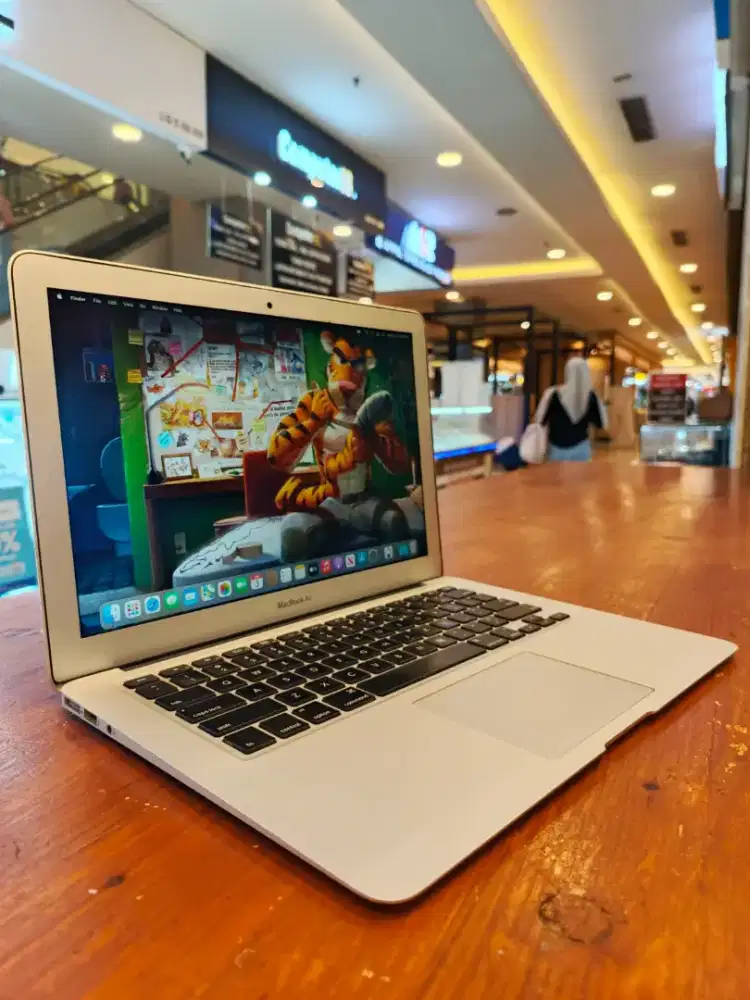 Macbook Air 13 inch early 2014