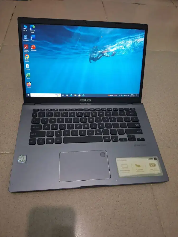 Bismillah dijual laptop Asus core i3 gen 7