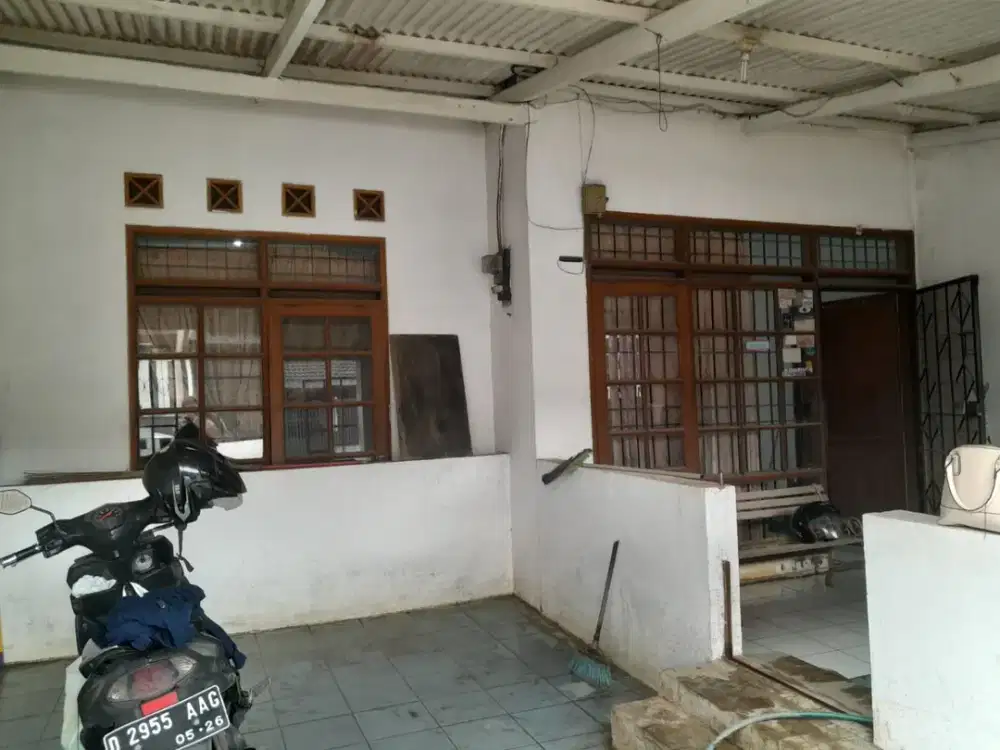 Dijual Rumah Nyaman Aman Siap Huni Minimalis Lokasi di Taman Holis Indah 1 Bandung