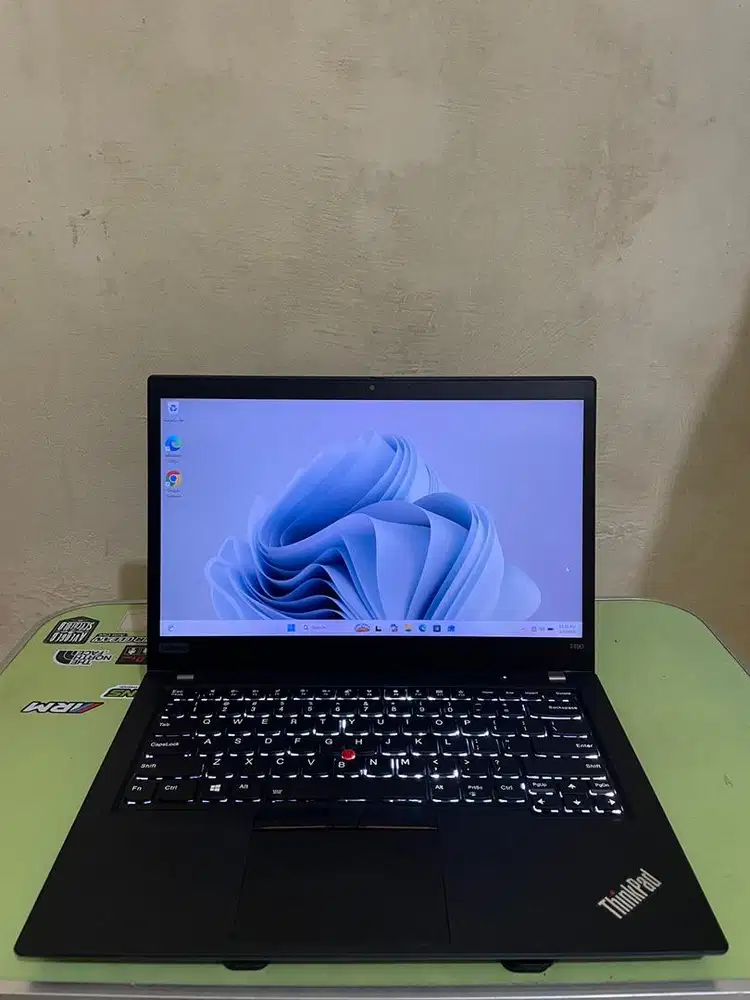 Laptop Lenovo Thinkpad T490 Intel Core i7 Generasi 8 Ram 24 SSD 256