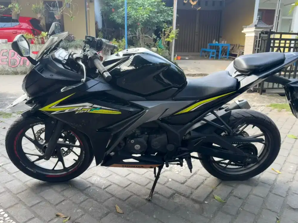Honda CBR LED THN 2016 plat AB sleman