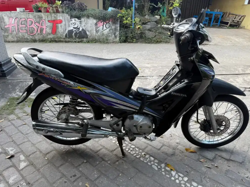 Honda karisma kharisma THN 2004 plat AB kota